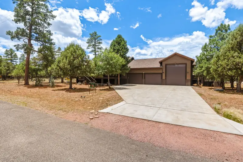 Happy Jack cabin listing photo