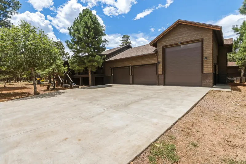 Happy Jack cabin listing photo